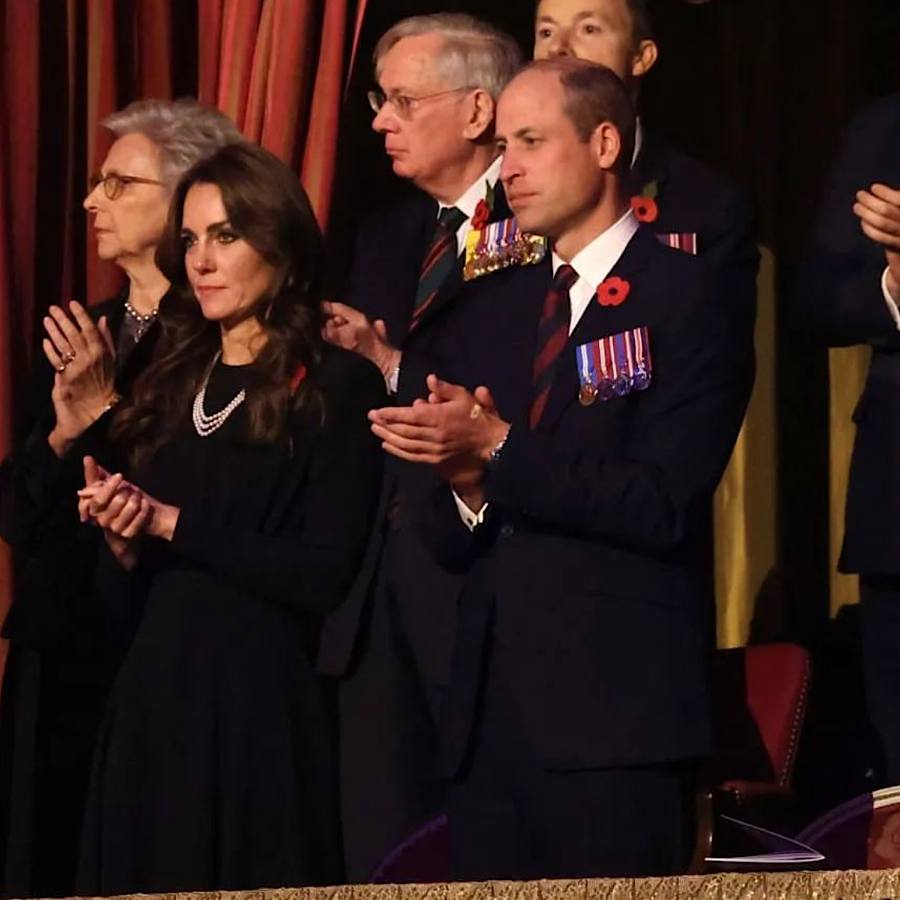 Кейт Миддлтон показала, как соединить изысканное черное платье с королевским жемчужным ожерельем (фото)