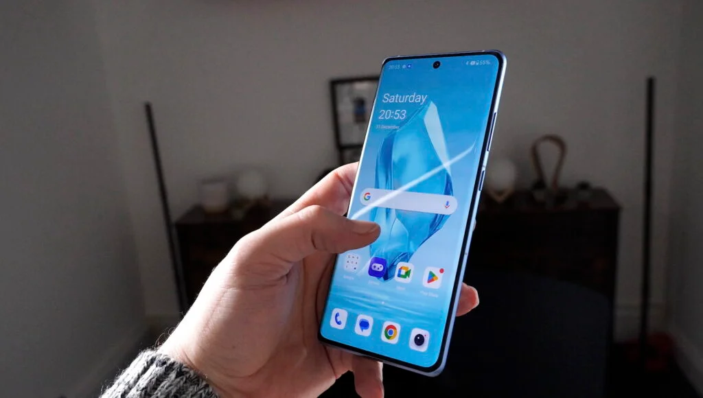 Ідеальний баланс ціни та якості. Топ-8 смартфонів середнього класу у 2024 році