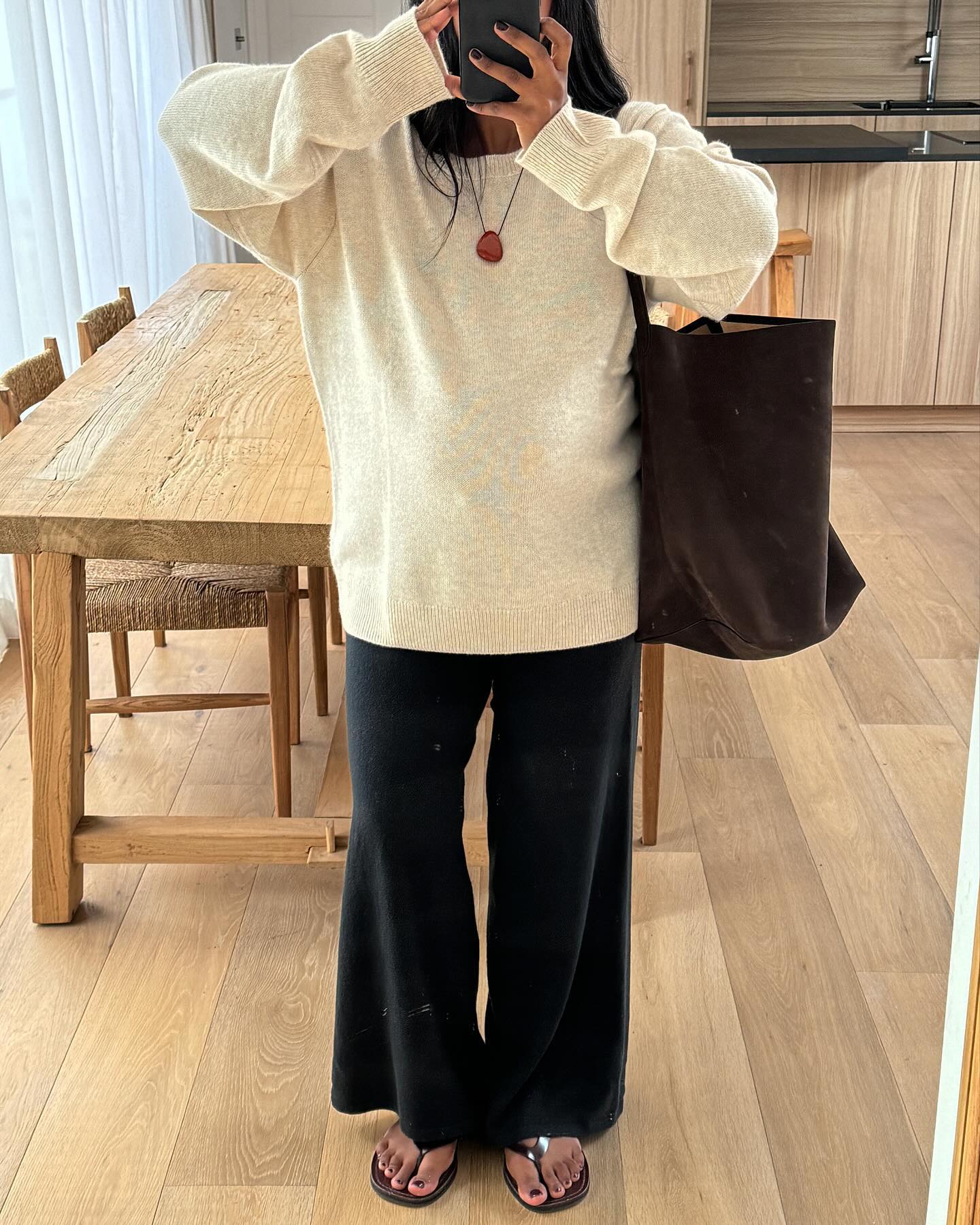 Що таке капсульний гардероб і які речі мають бути в ньому взимку 2024 року: фото