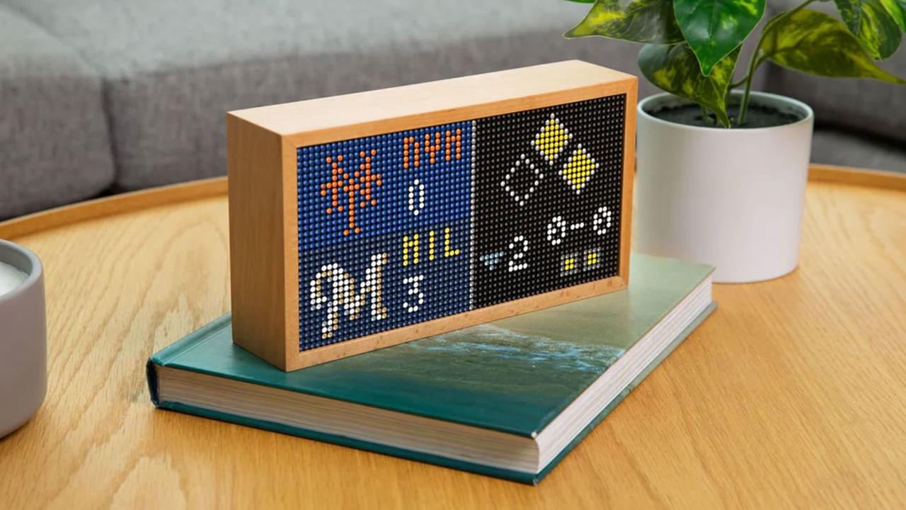 Топ-16 новорічних подарунків для любителів технологій