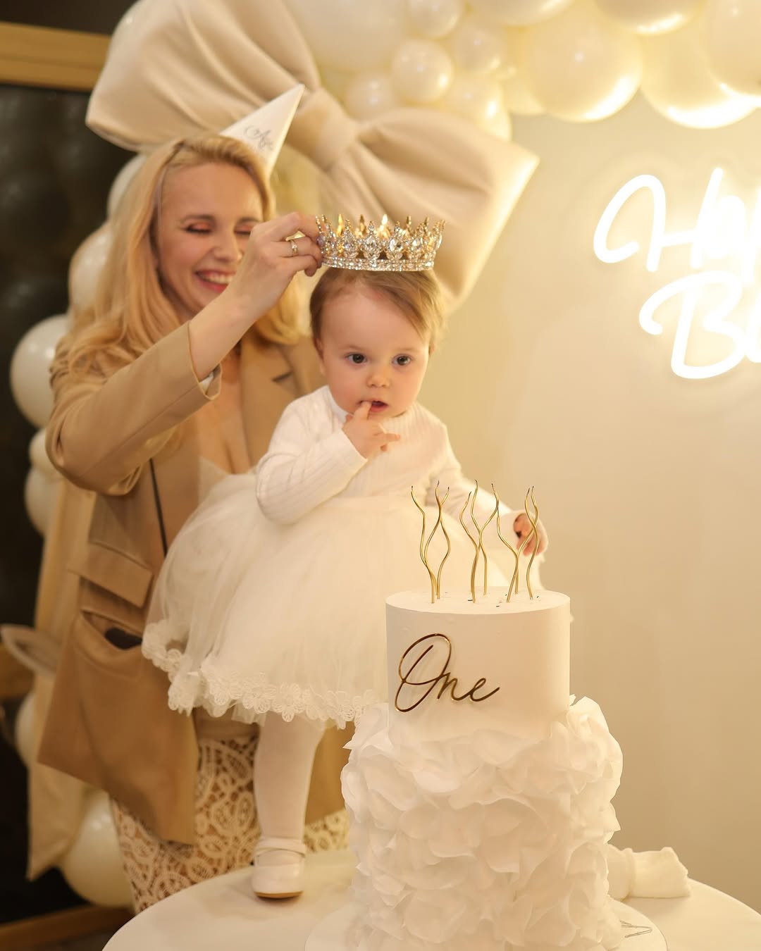 Величезний торт і корона: Лілія Ребрик влаштувала пишне свято для найменшої доньки
