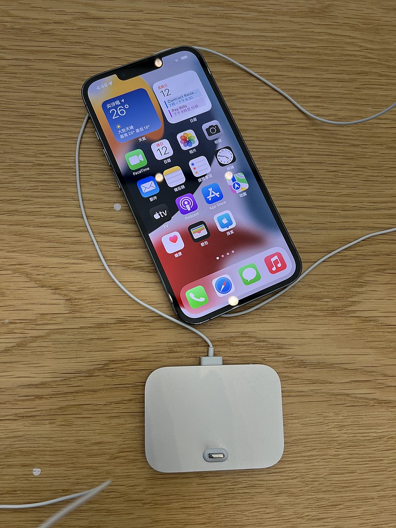 Еволюція iPhone: як змінювався "яблучний" смартфон з 2007 року до сьогодні