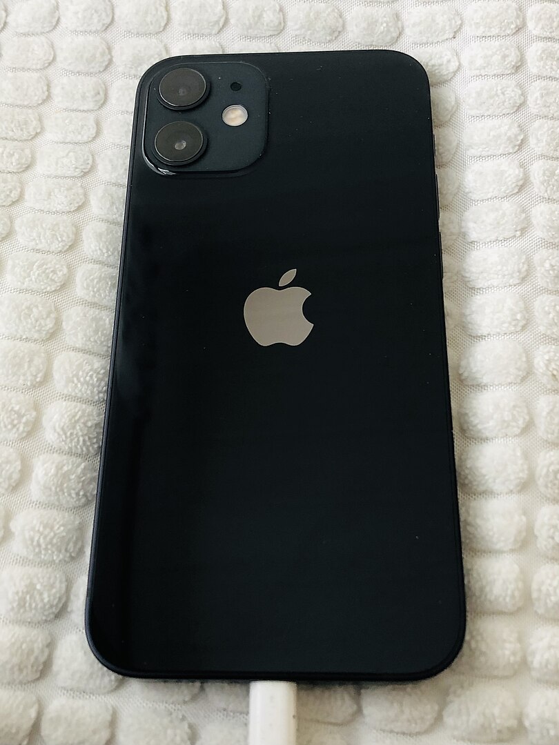 Еволюція iPhone: як змінювався "яблучний" смартфон з 2007 року до сьогодні