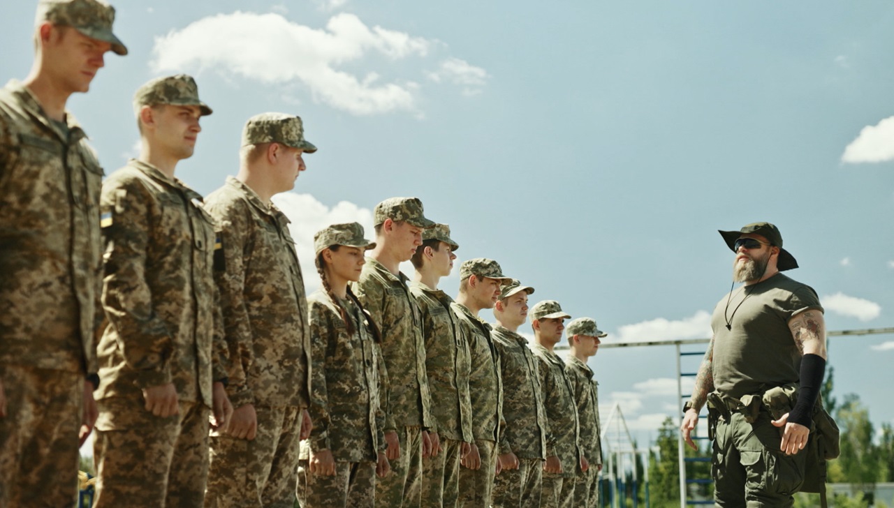 Актор-воїн Володимир Ращук: Війна - це реальне життя, а не кіно, тому воювати будуть всі