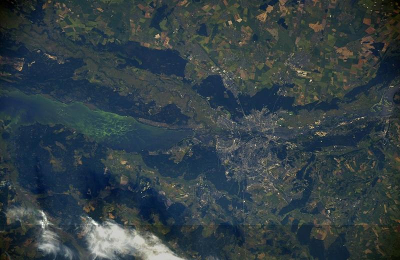 Осенний Киев сфотографировали из космоса: впечатляющие фотографии