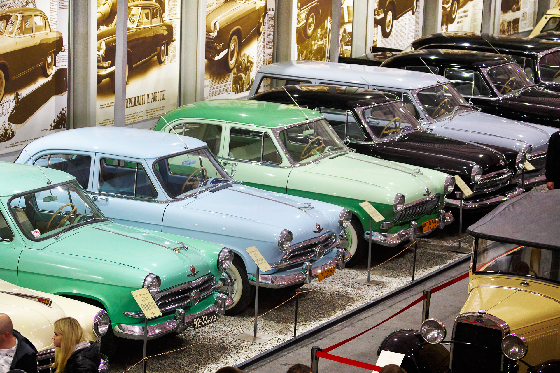 Новая локация и сотни экспонатов: технический фестиваль Old Car Land пройдет в музее "Колеса истории"