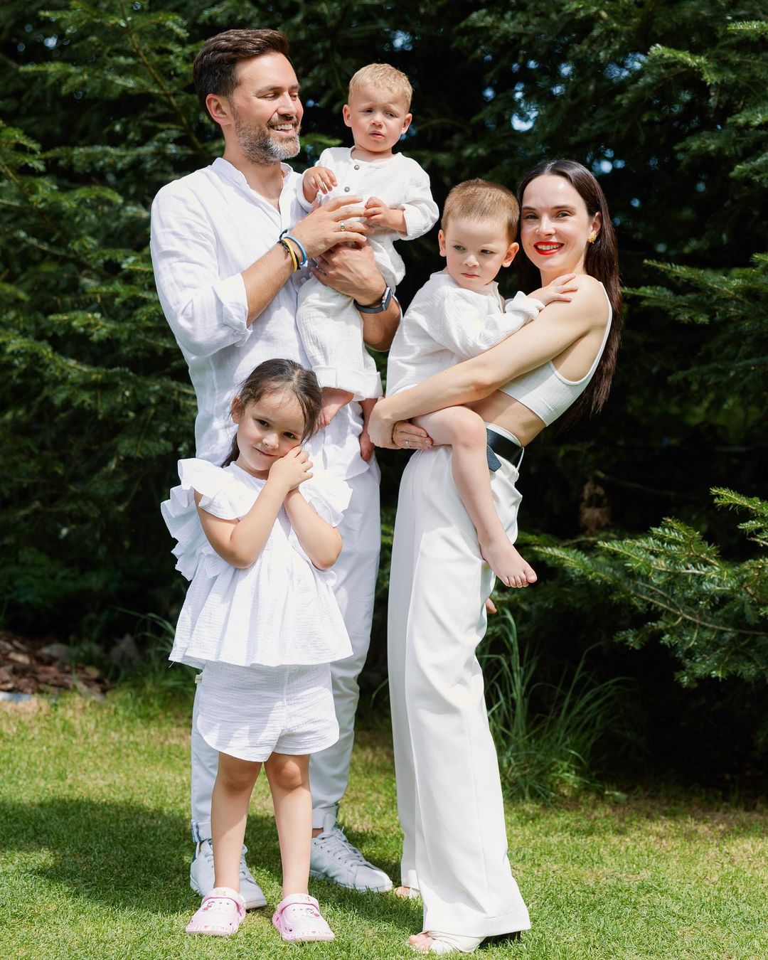 Дружина Тімура Мірошниченко чесно розповіла про реакцію своїх батьків на усиновлення дітей