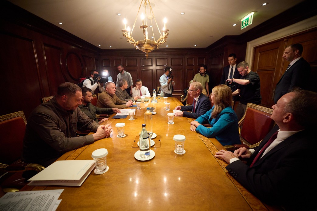 Зеленський обговорив з прем'єром Болгарії безпеку в морі та альтернативні "зернові коридори"