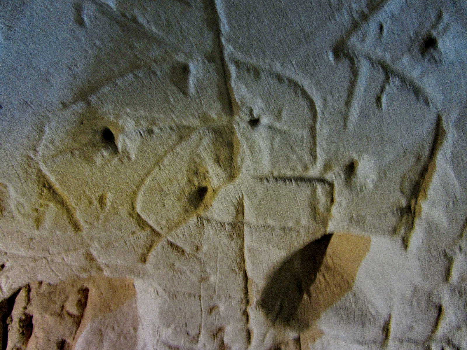 В Киеве нашли пещеры дохристианского периода: захватывающие фото