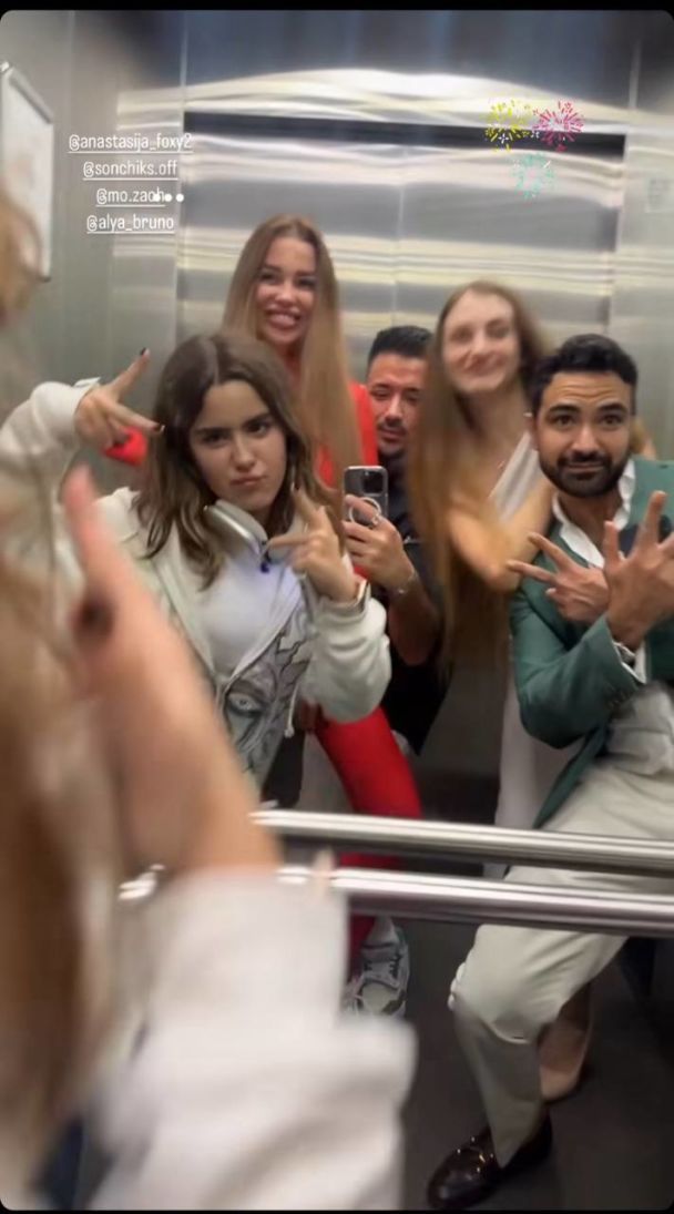 Ексчоловік Ані Лорак у новорічну ніч засвітився в обіймах з іншою дівчиною (фото)