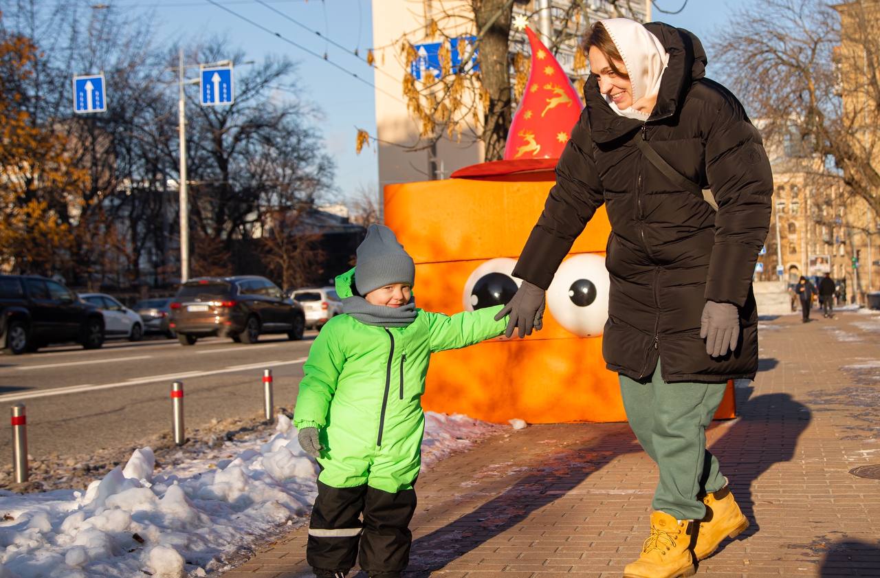 Киев усеяли "сказочные" бетонные блоки: кто и зачем это сделал