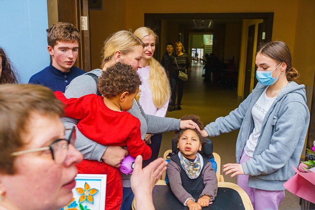 Более 300 000 продуктовых наборов для украинцев от NOVUS