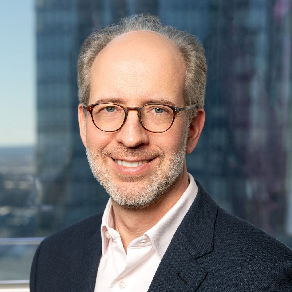 Спасет ли искусственный интеллект рынок труда или окончательно потопит его? Ответ эксперта