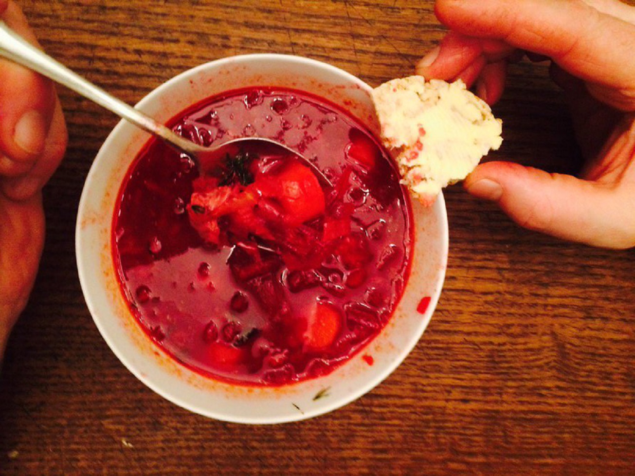 Рецепт борща от Веры Фармиги - голливудской звезды с украинским сердцем