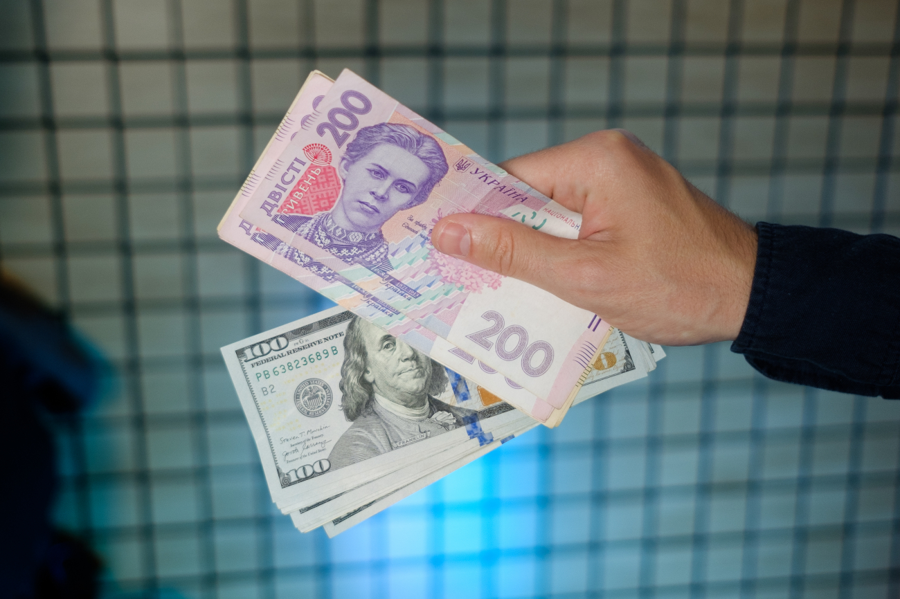 Як розпізнати фальшиву купюру: інструкція від працівників НБУ