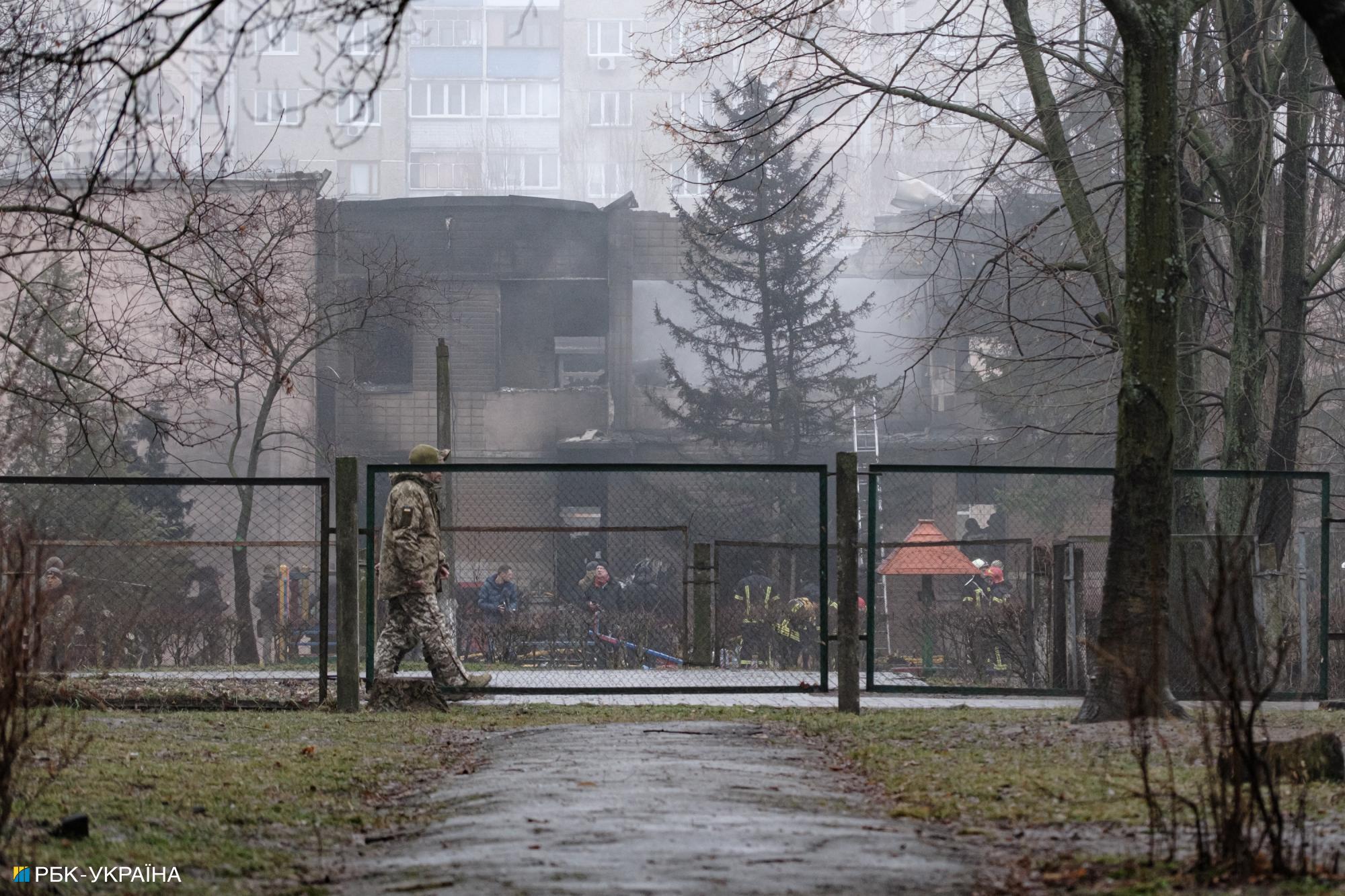 "Тут все горіло": Як житловий двір у Броварах пережив аварію вертольота з керівництвом МВС