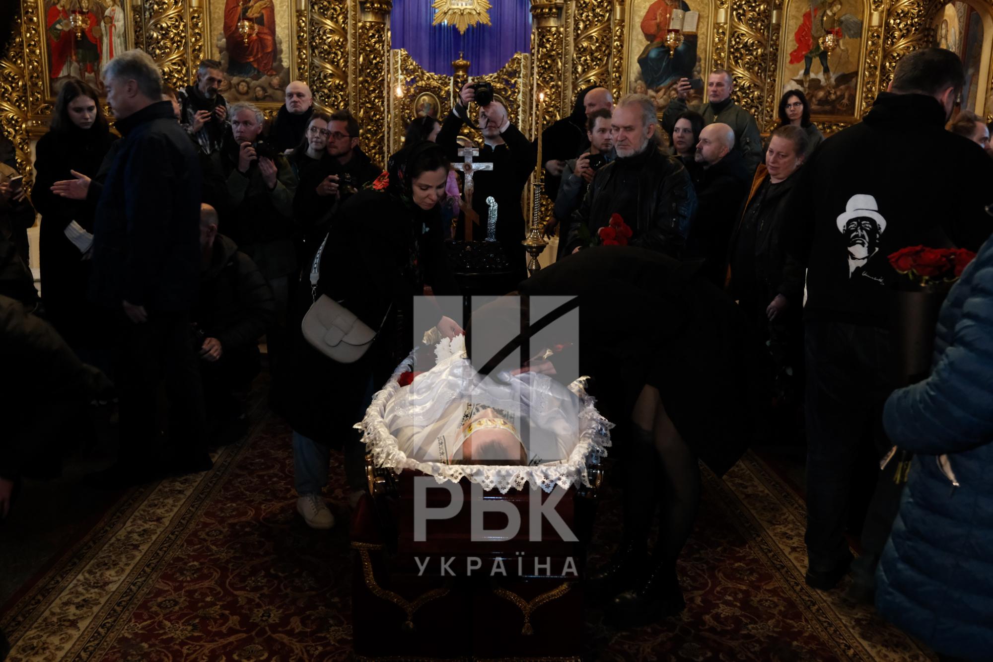 В Києві попрощалися з письменником Дмитром Капрановим (фото)
