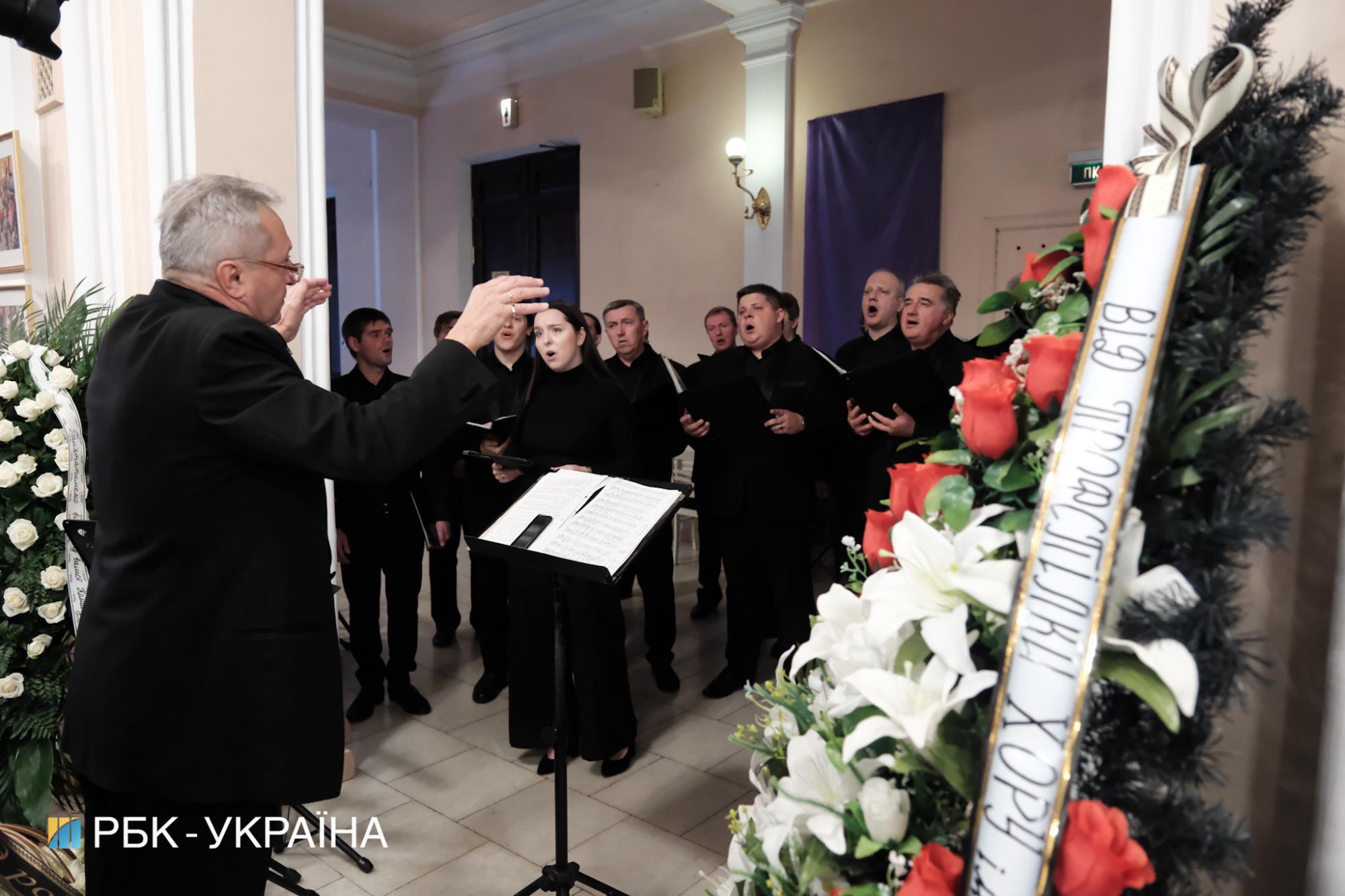 Хор, солисткой которого была Нина Матвиенко, исполнил молитву на прощании с певицей: видео пробирает до мурашек