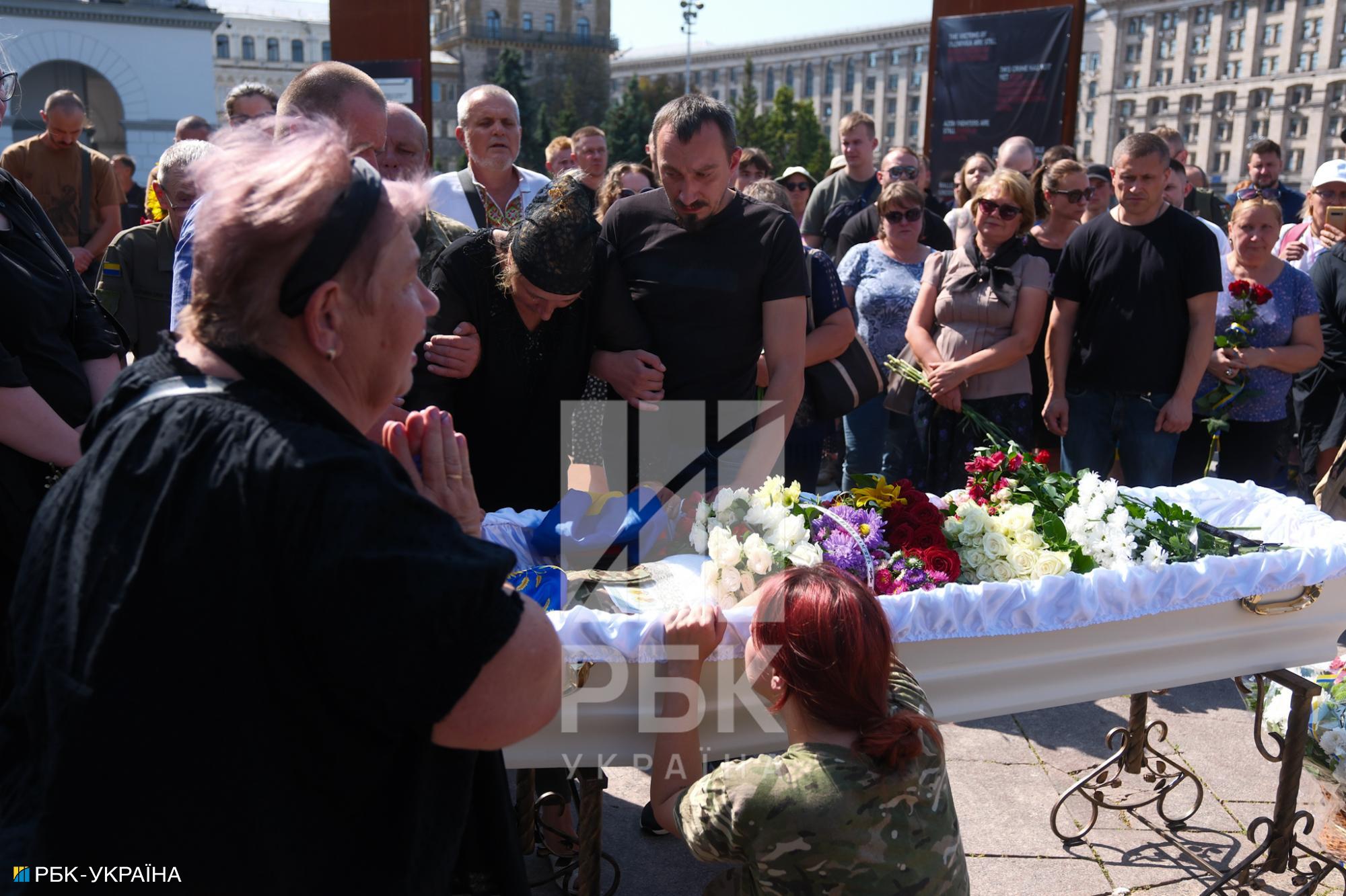 &quot;Вибрала боротьбу за волю України&quot;. У Києві попрощались із військовою Наталією Кузнєцовою (фото)