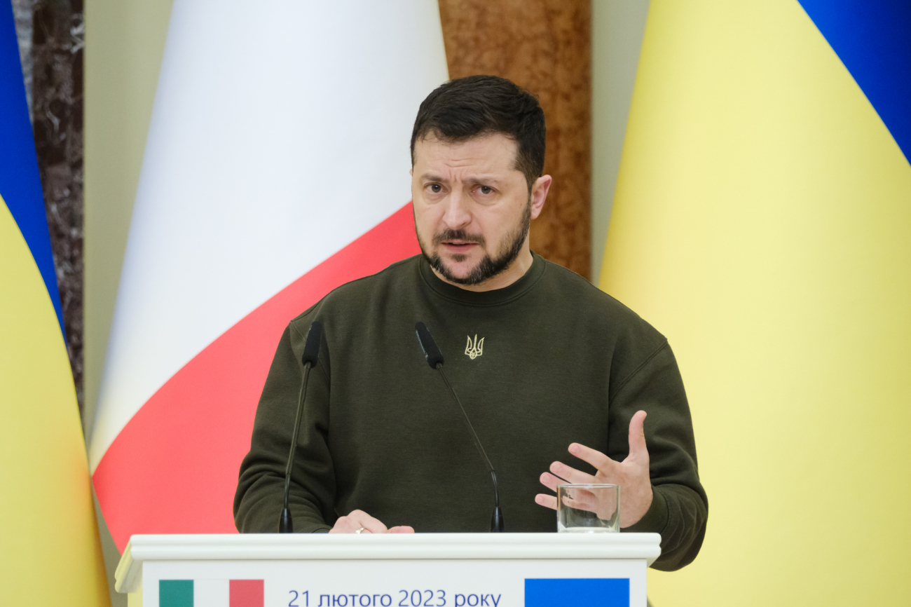 От делового шика до милитари. Эволюция стиля Зеленского: взгляд спустя годы