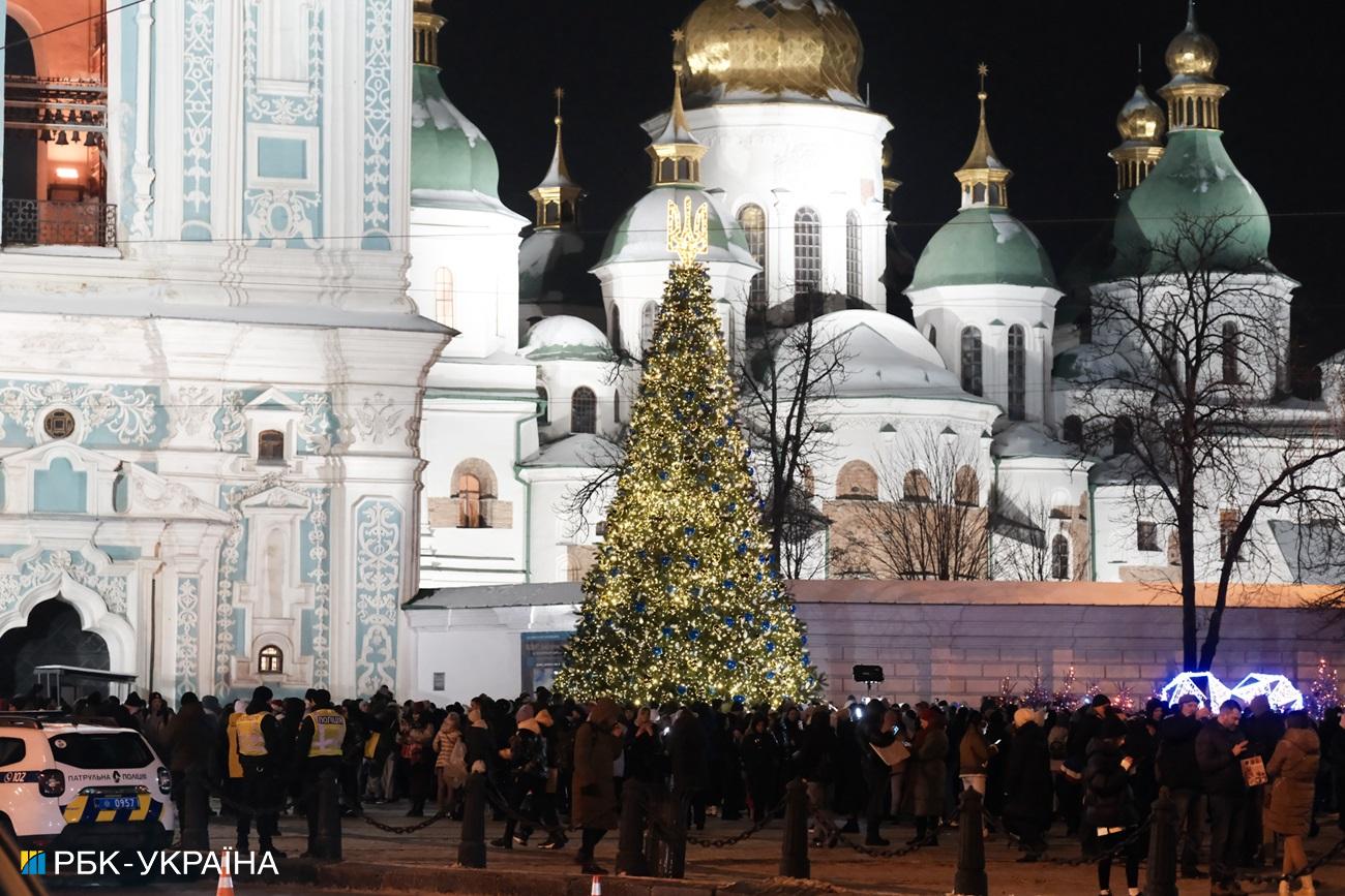 Новий рік в умовах війни. Як відзначатимуть свята в Києві та регіонах