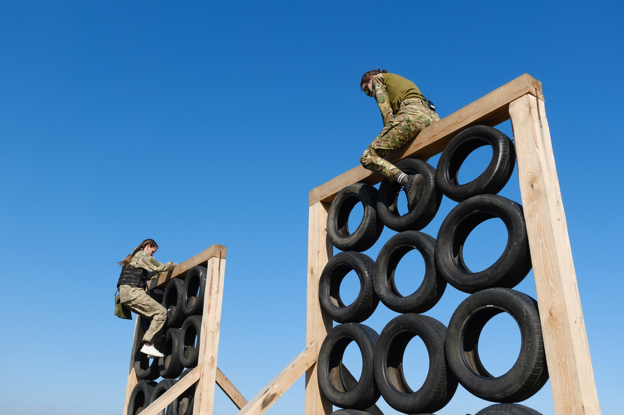 Дивіться, як виглядає нова жіноча військова форма ЗСУ: фото з полігону