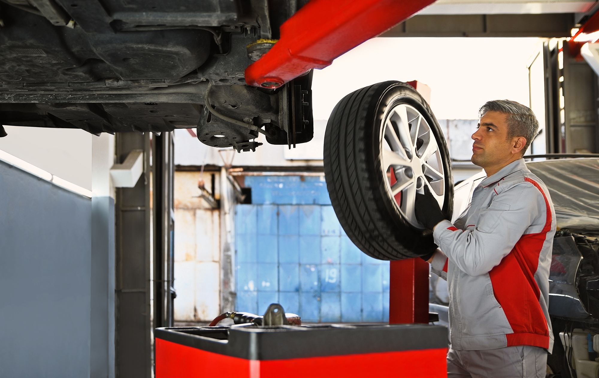 Скоро зима: важные советы по замене шин автомобиля