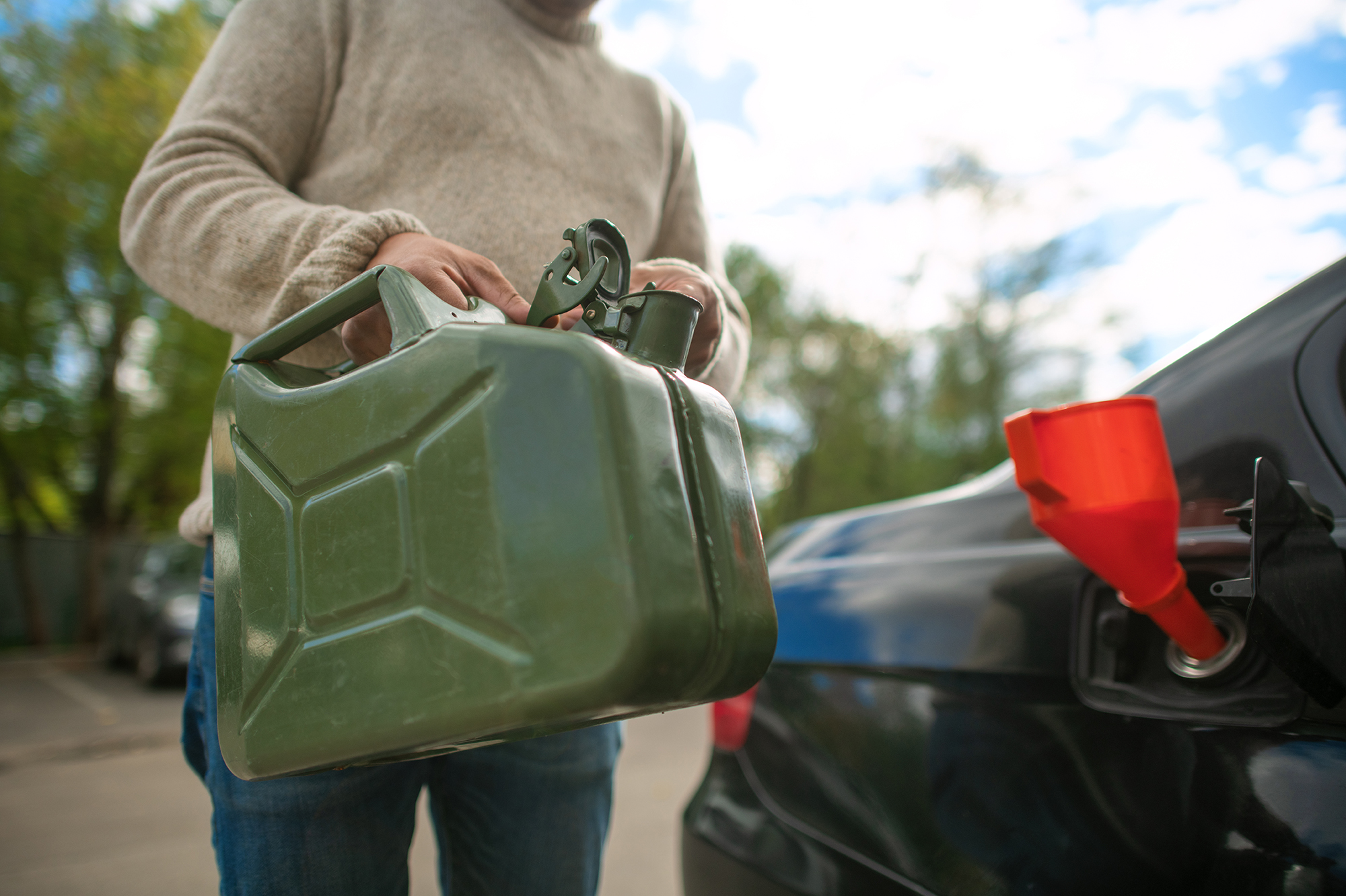 Gasoline for American cars – what is the best way to fill them?