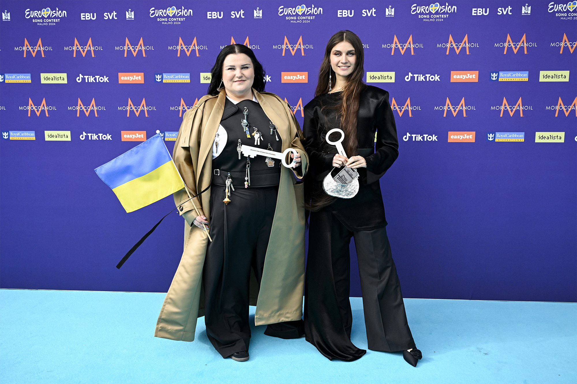 В каких образах Jerry Heil и Alyona Alyona вышли на бирюзовую дорожку Евровидения (фото, видео)