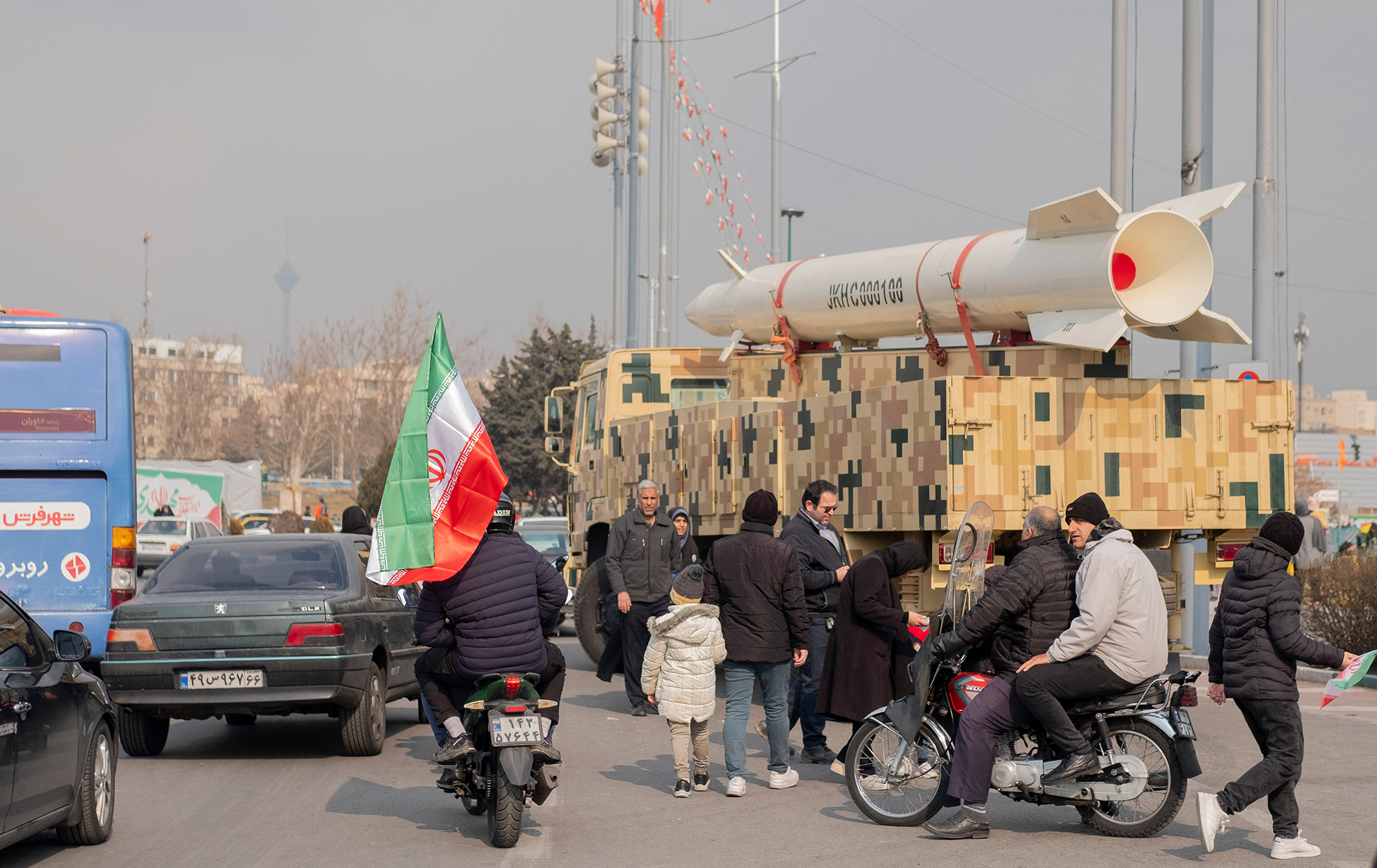 Под носом у Ирана. Почему Трамп "замиряет" Ближний Восток и как это повлияет на войну в Украине