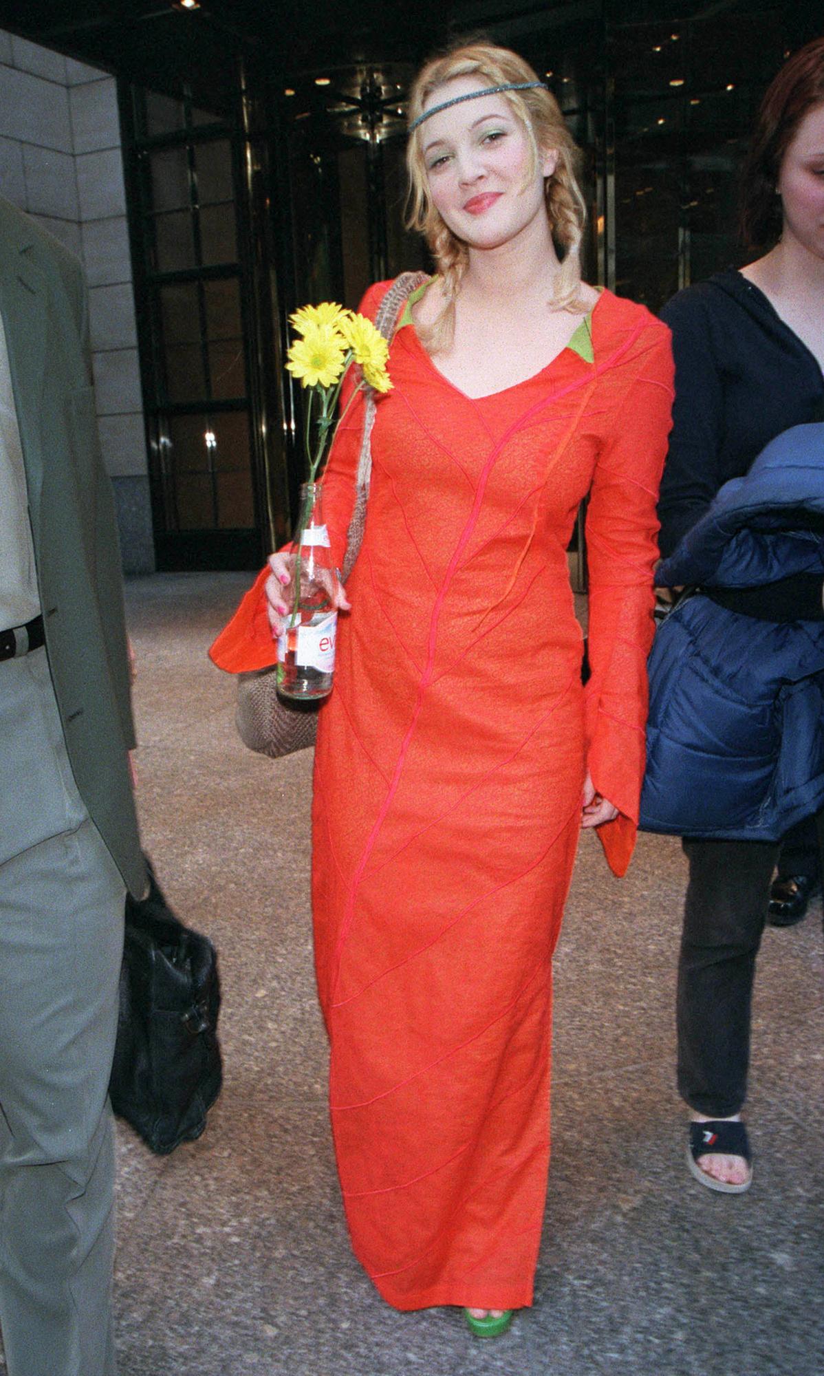 Бунтарка с ангельской внешностью: как менялась с годами Дрю Бэрримор