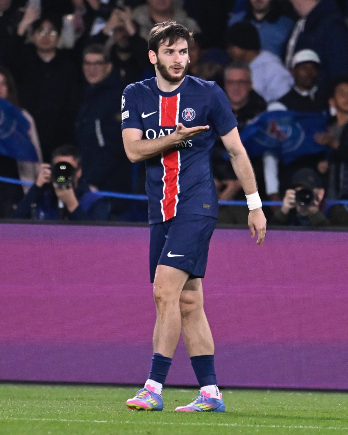 Лига чемпионов: "Барселона" разбила "Боруссию", ПСЖ победил "Астон Виллу" с голами-шедеврами