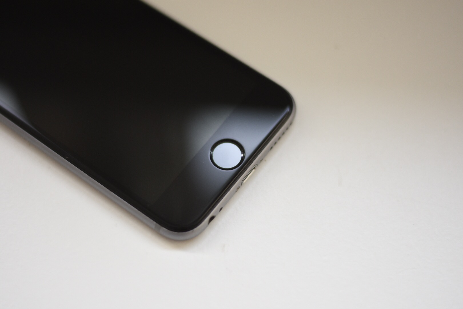 Еволюція iPhone: як змінювався "яблучний" смартфон з 2007 року до сьогодні