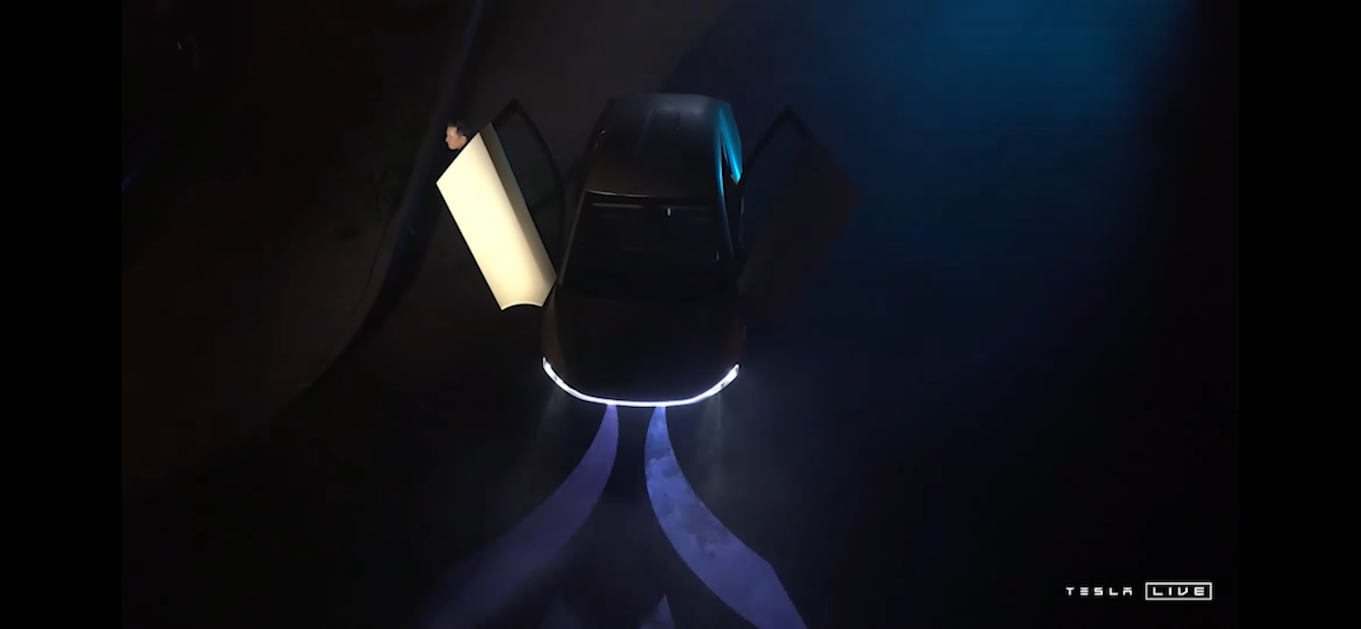 Ілон Маск презентував роботаксі Tesla: як виглядає зовні і всередині (відео)