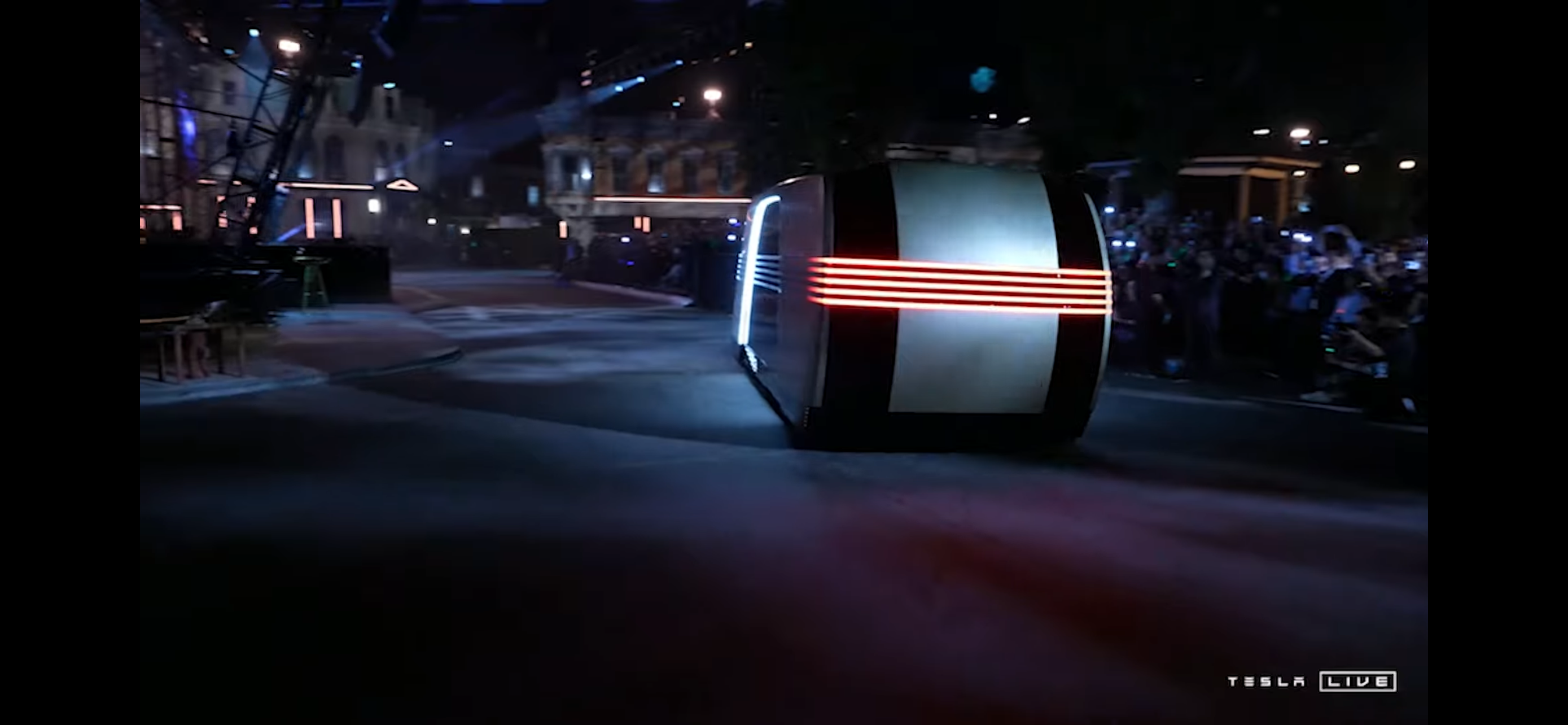 Ілон Маск презентував роботаксі Tesla: як виглядає зовні і всередині (відео)