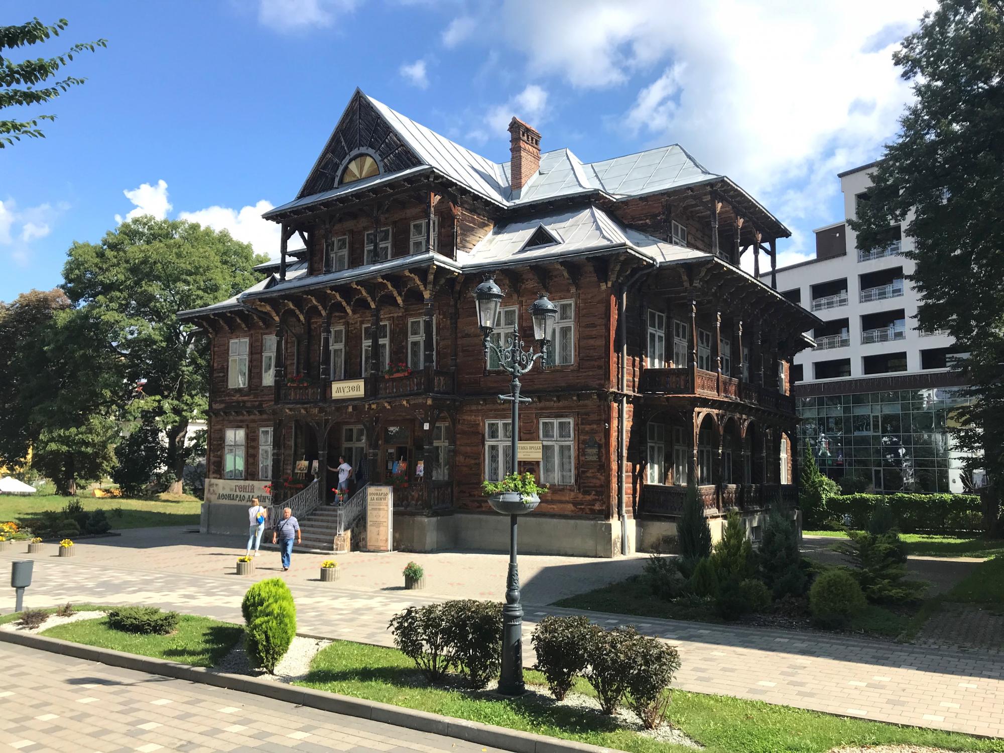 Трускавець та Східниця. Які курорти західної України працюють під час війни