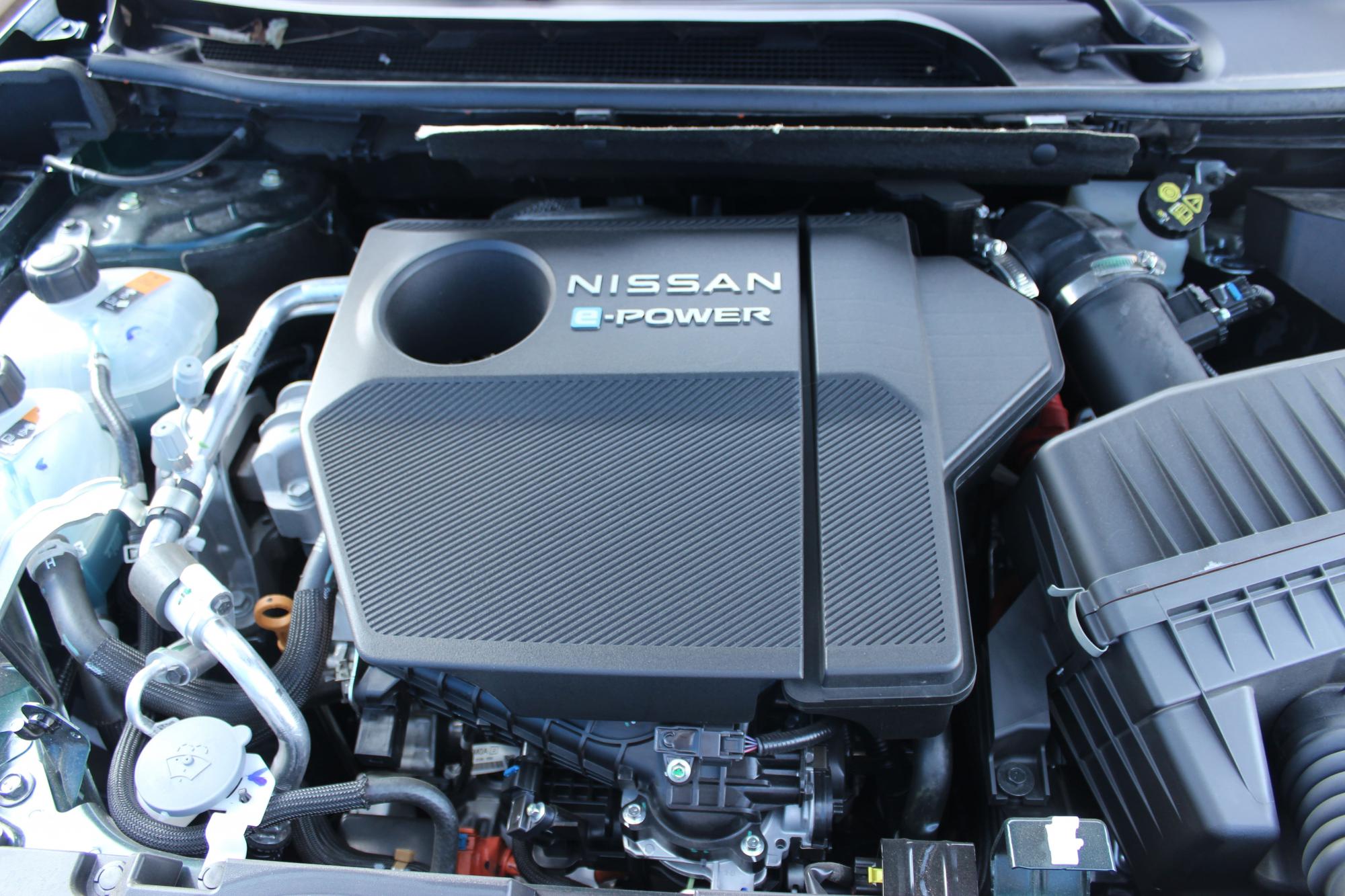 Тест-драйв Nissan Qashqai: переваги та недоліки оновленого гібридного кросовера