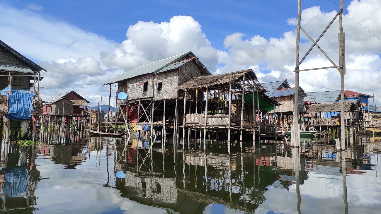 "Інший світ": українка побувала в країні, де чиновники перенесли столицю за порадою астрологів