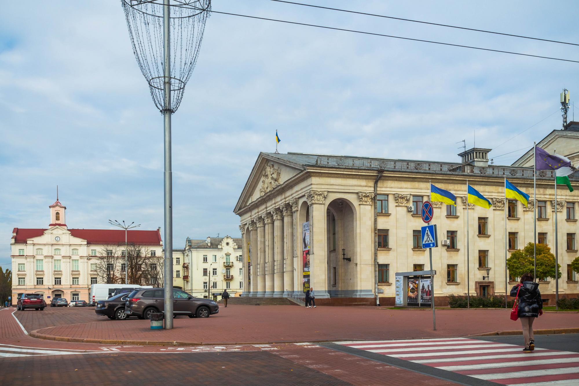 Что посмотреть в Чернигове осенью - памятники истории, деревянные дома,  рестораны и кафе | РБК Украина