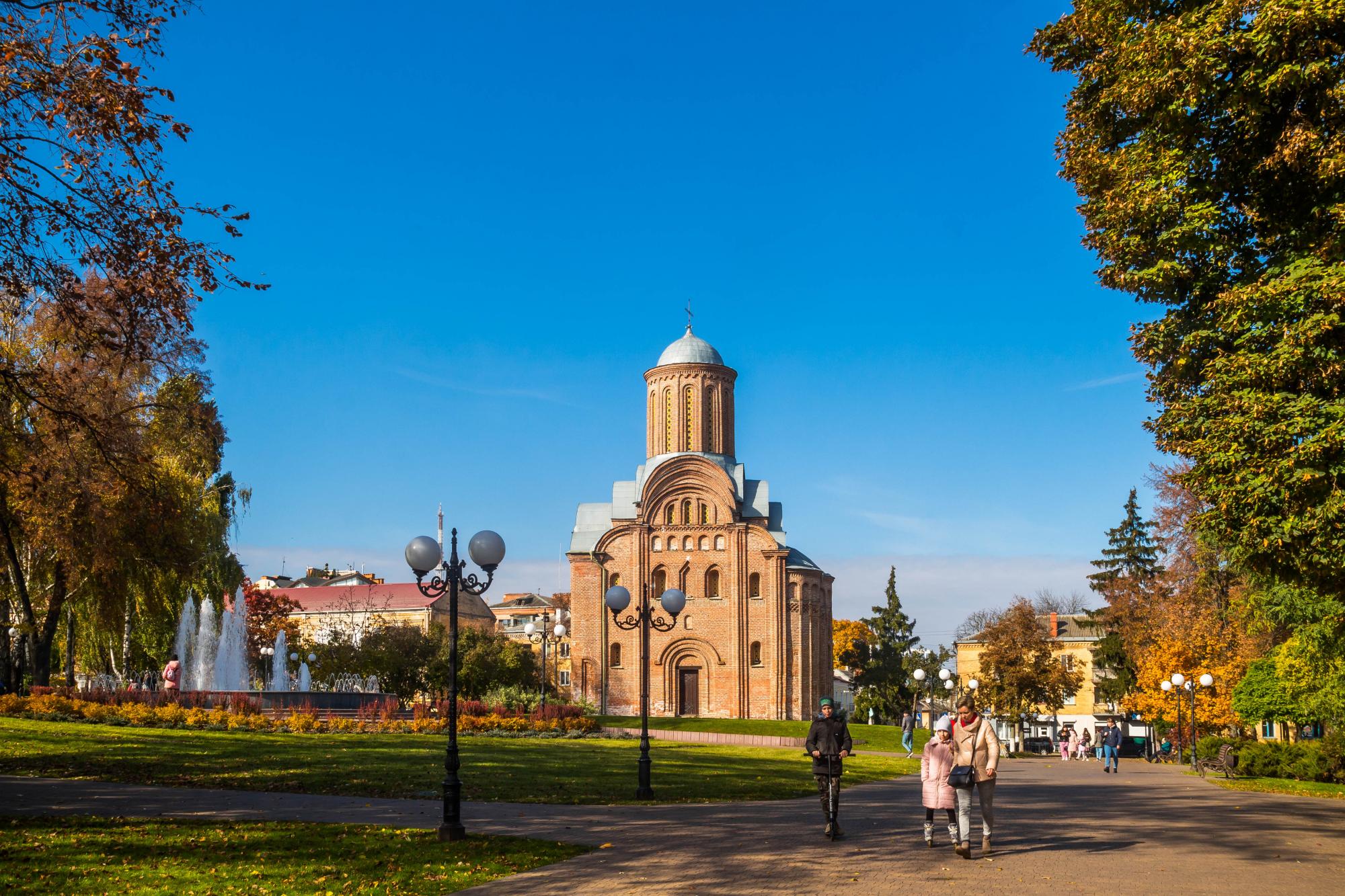 Магія осіннього Чернігова. Найкращі локації для знайомства з містом