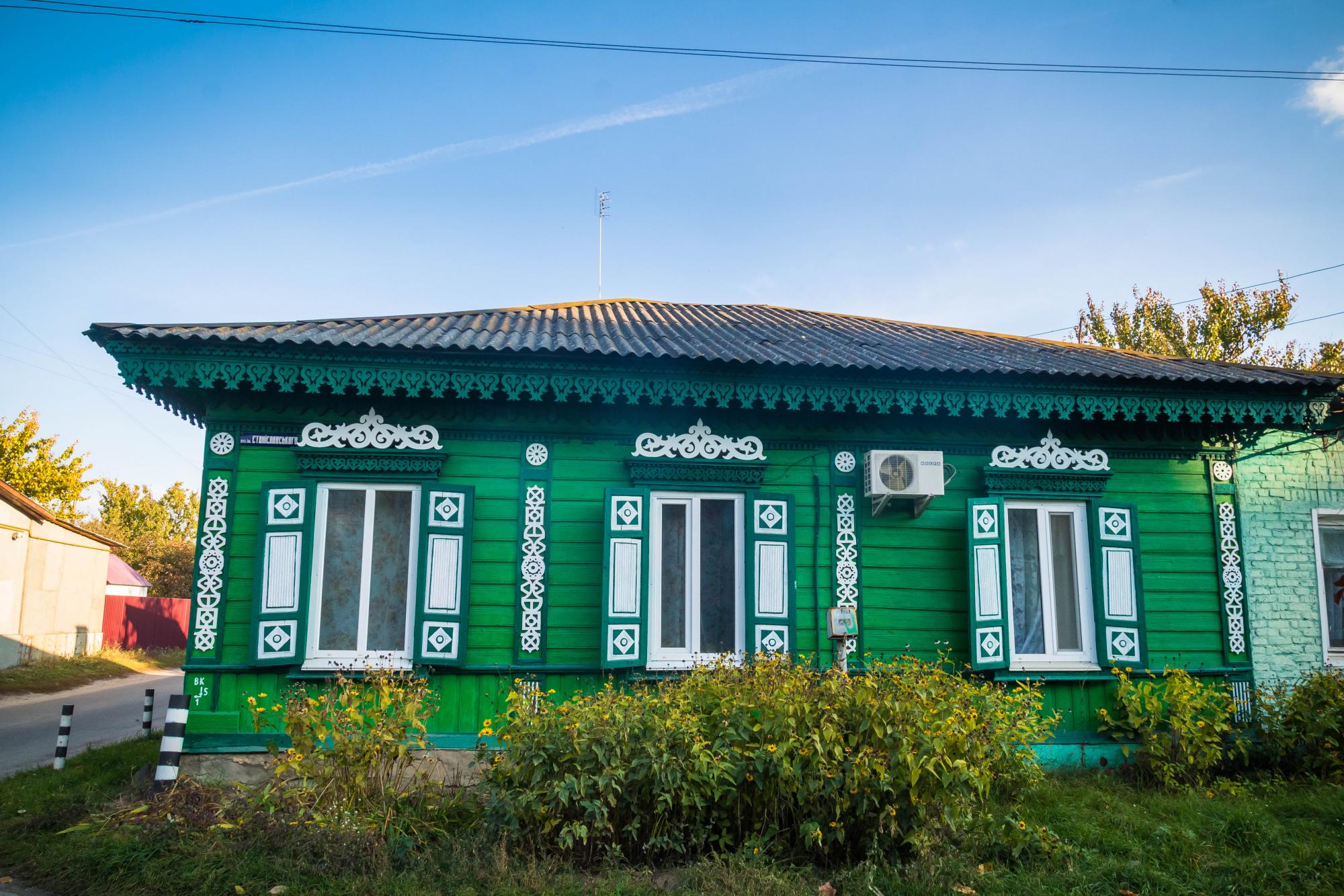 Деревянное кружево Чернигова - где в городе увидеть деревянные дома и как  их восстанавливают волонтеры | РБК-Україна