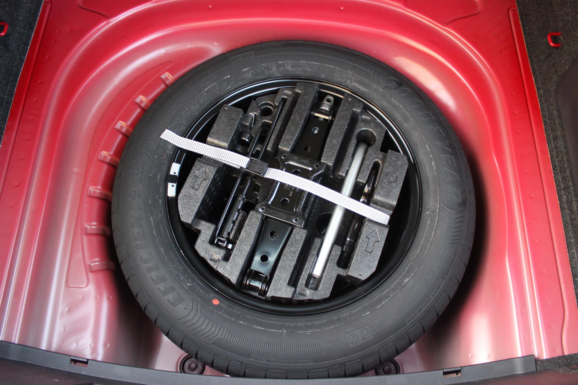 Тест-драйв гібридної Skoda Octavia: переваги та недоліки оновленого ліфтбека