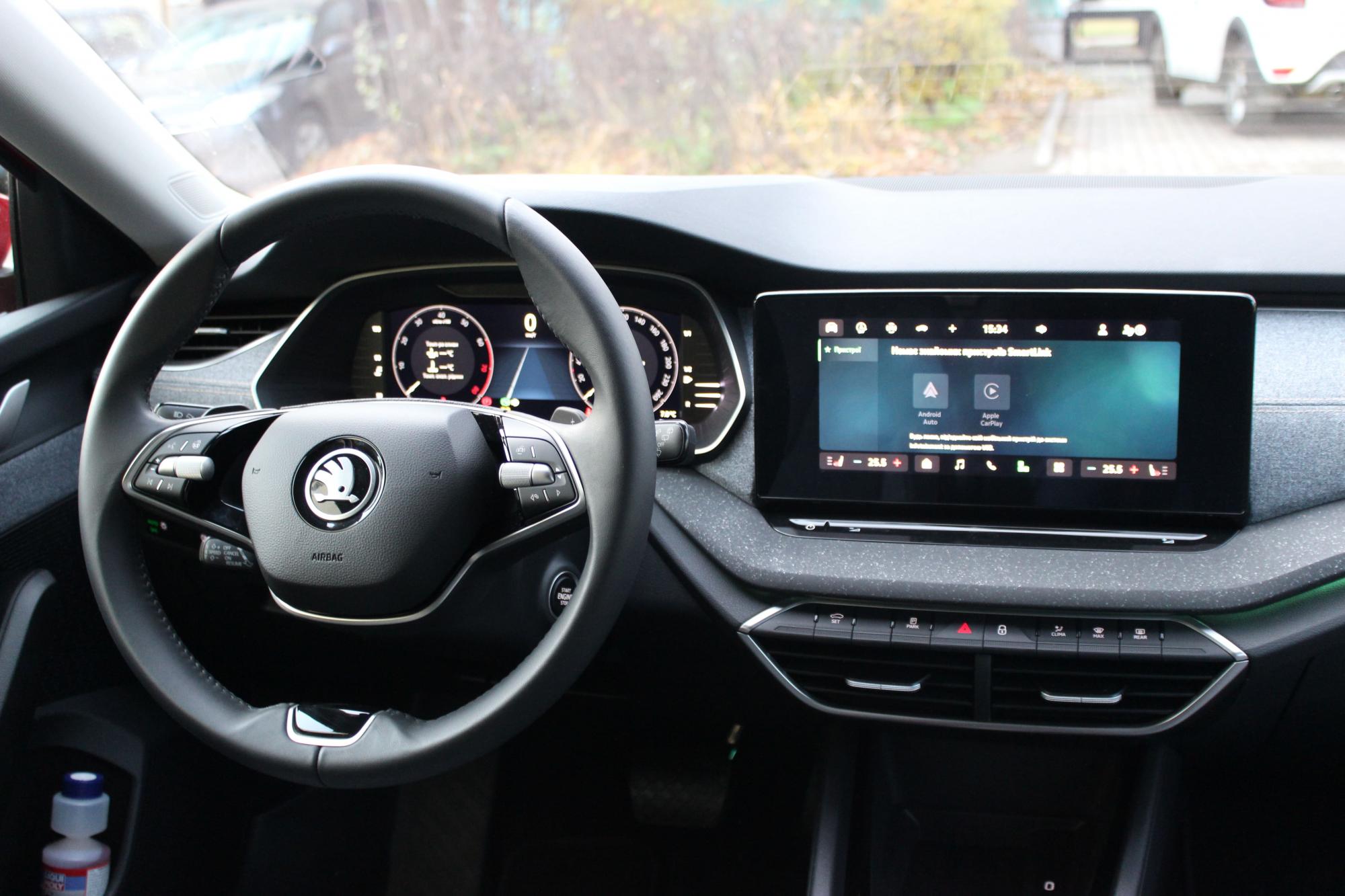 Тест-драйв гібридної Skoda Octavia: переваги та недоліки оновленого ліфтбека