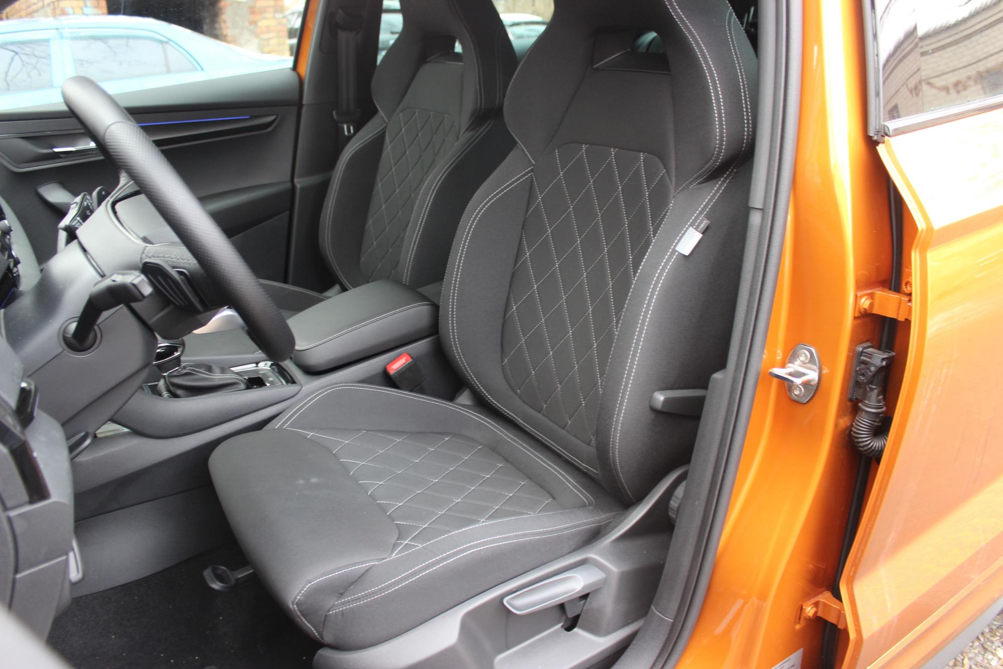 Тест-драйв Skoda Karoq: преимущества и недостатки обновленного кроссовера