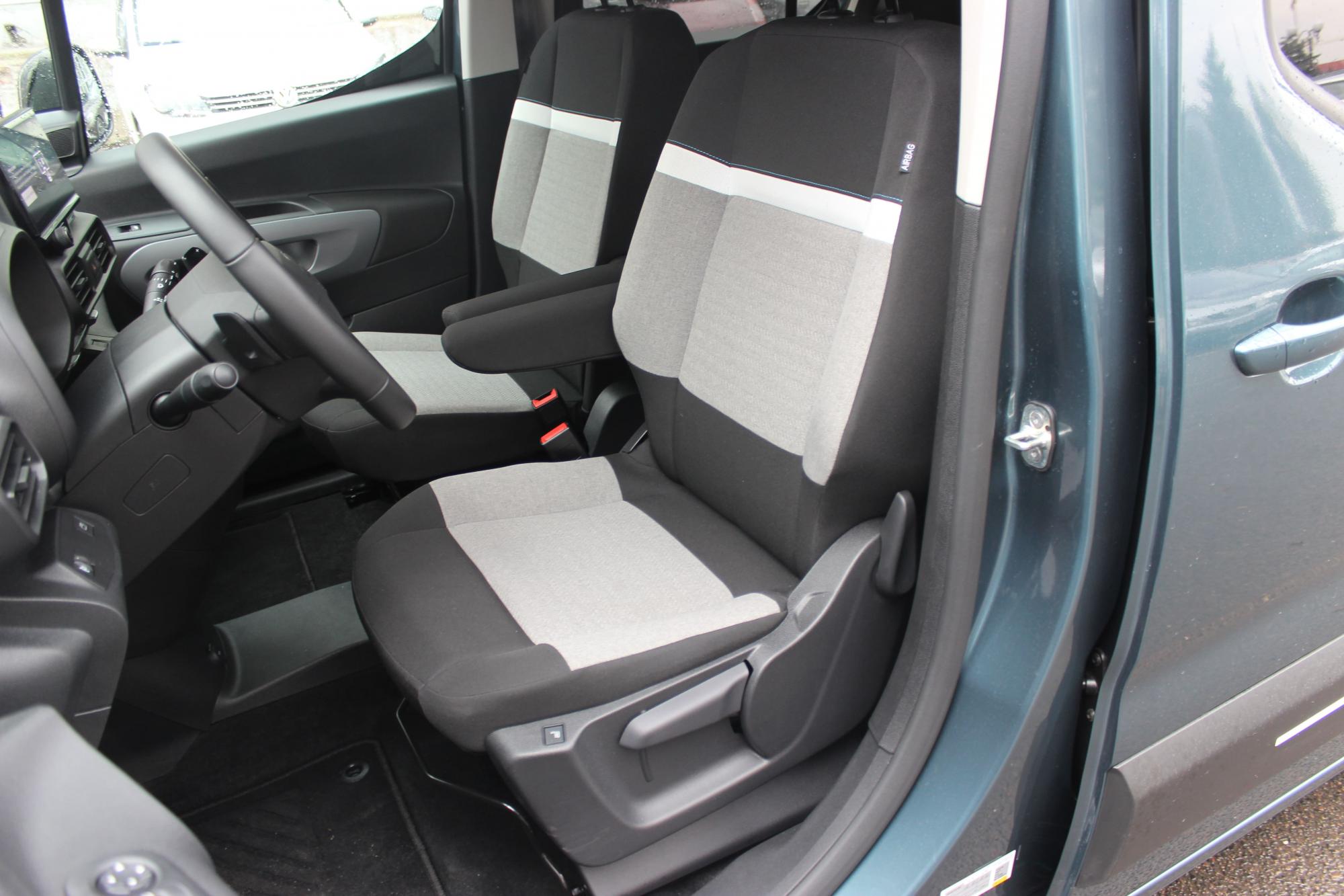 Не тільки крісло та дзеркала: як правильно налаштувати робоче місце водія