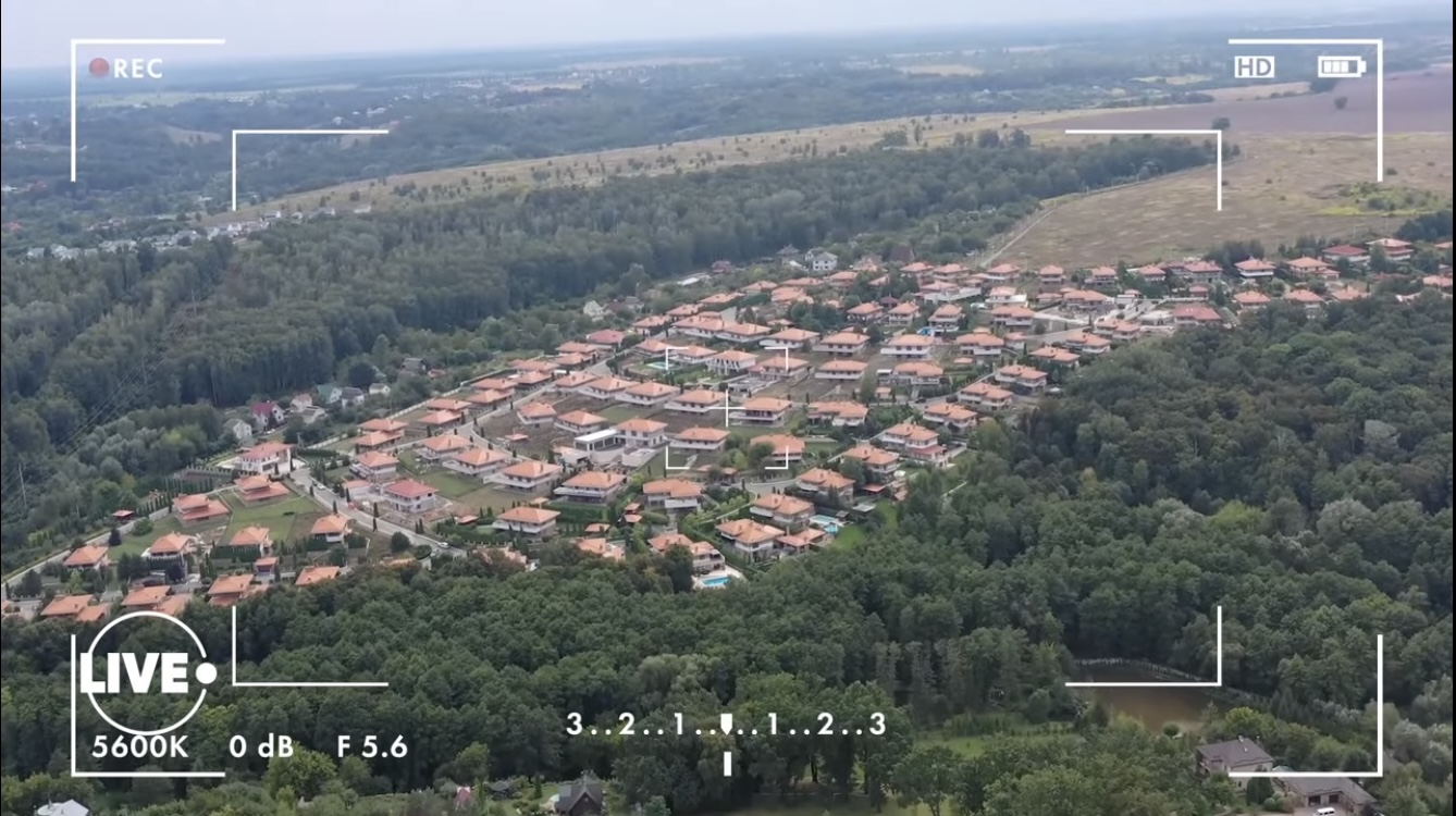 Двухэтажная вилла и собственный Диснейленд: как выглядит имение Гайтаны под Киевом