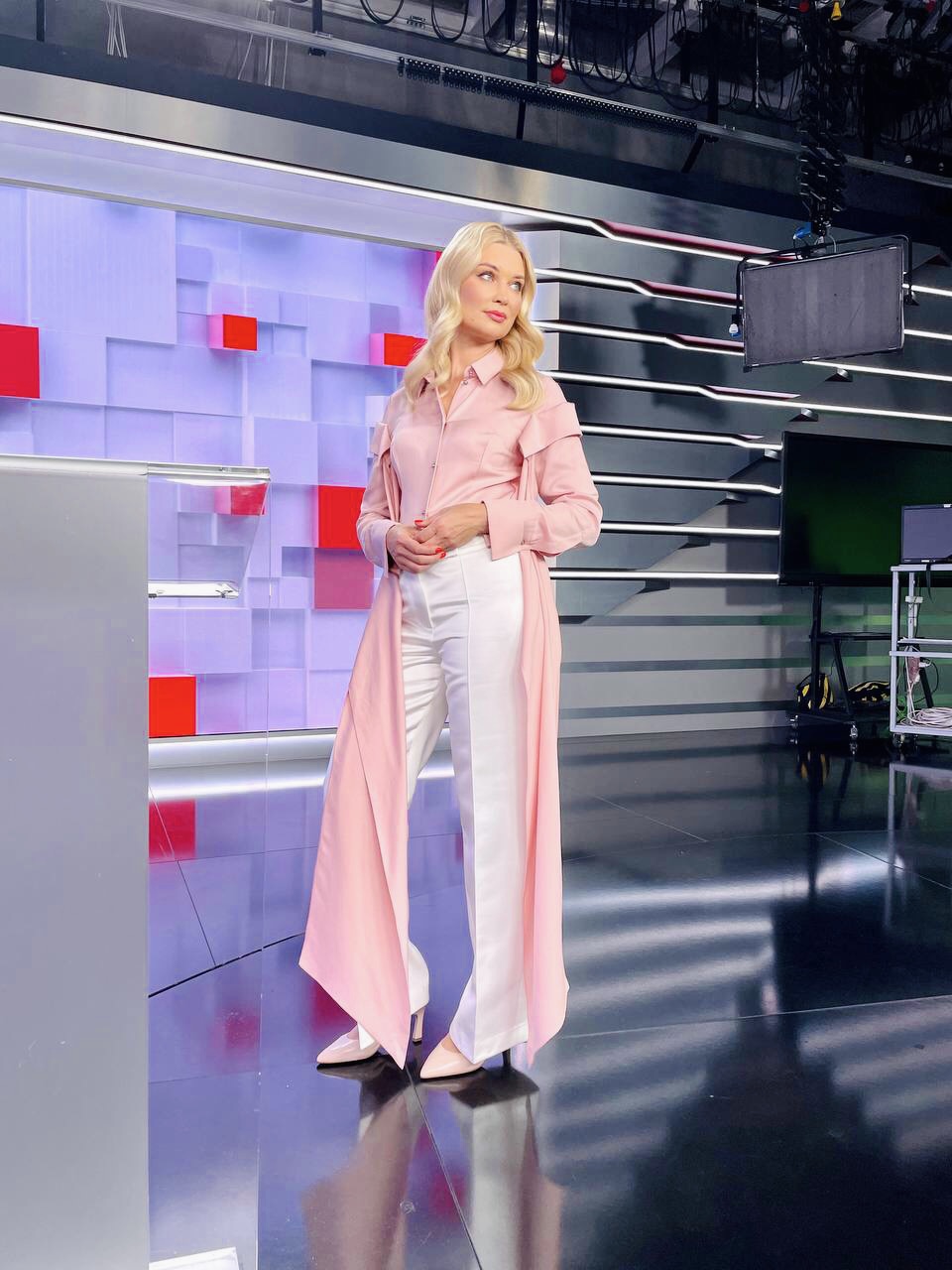 Лидия Таран раскрыла имя дизайнера своих невероятных костюмов: она создает образы Мей Маск и княгине Монако