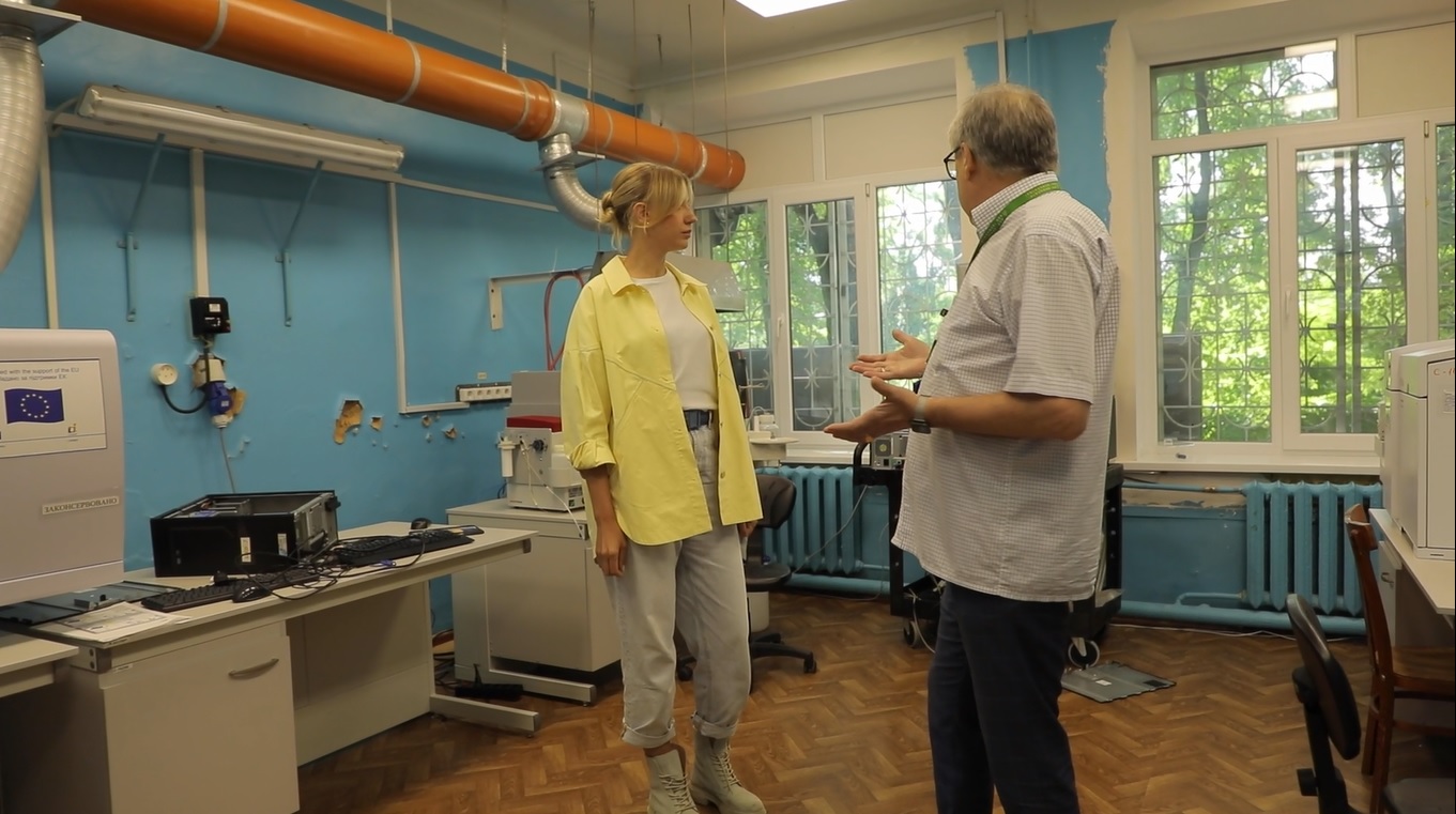 Уламки і пліснява на стіні: Леся Нікітюк показала фото з унікальної лабораторії у Чорнобилі