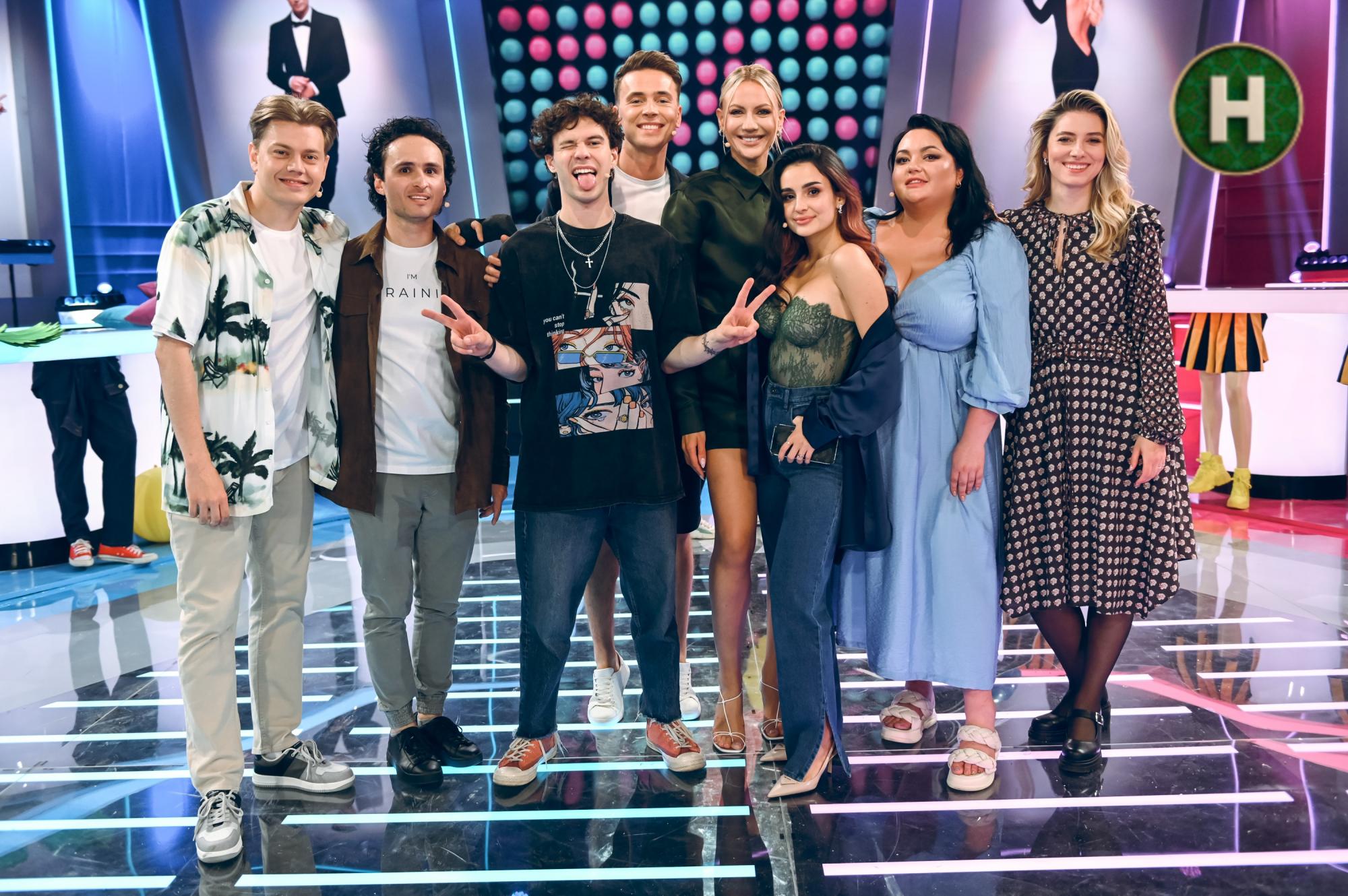 "Сколько мужчин влюблялось в свою преподавательницу?" Интересные статистические факты из шоу "Хто зверху?"