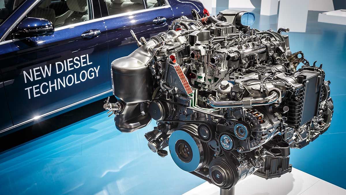 Mercedes відкликає 800 тисяч машин по всьому світу. Але відремонтувати їх не може